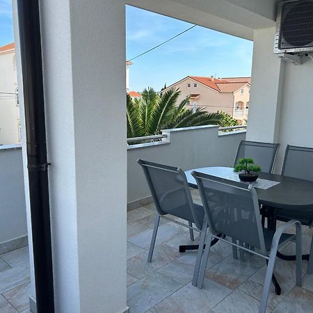 Apartmani Lovrencic Vrsi Eksteriør billede